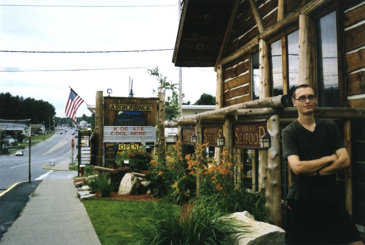 USA
Adirondack Pub and Brewery u hlavní silnice z Lake George do Glenns Falls