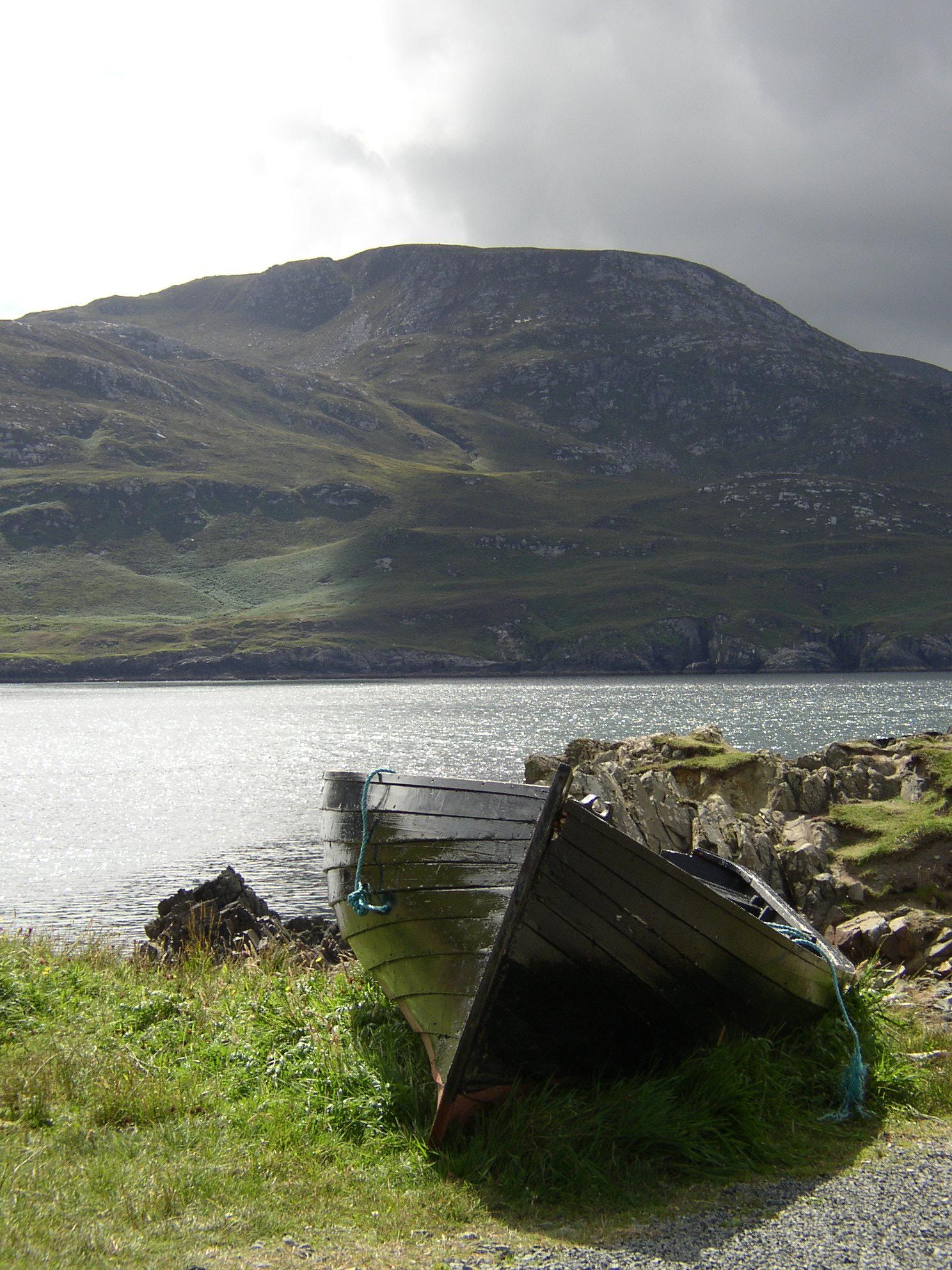 Irsko
Opuštěná loďka v údolí Gleancolumkille